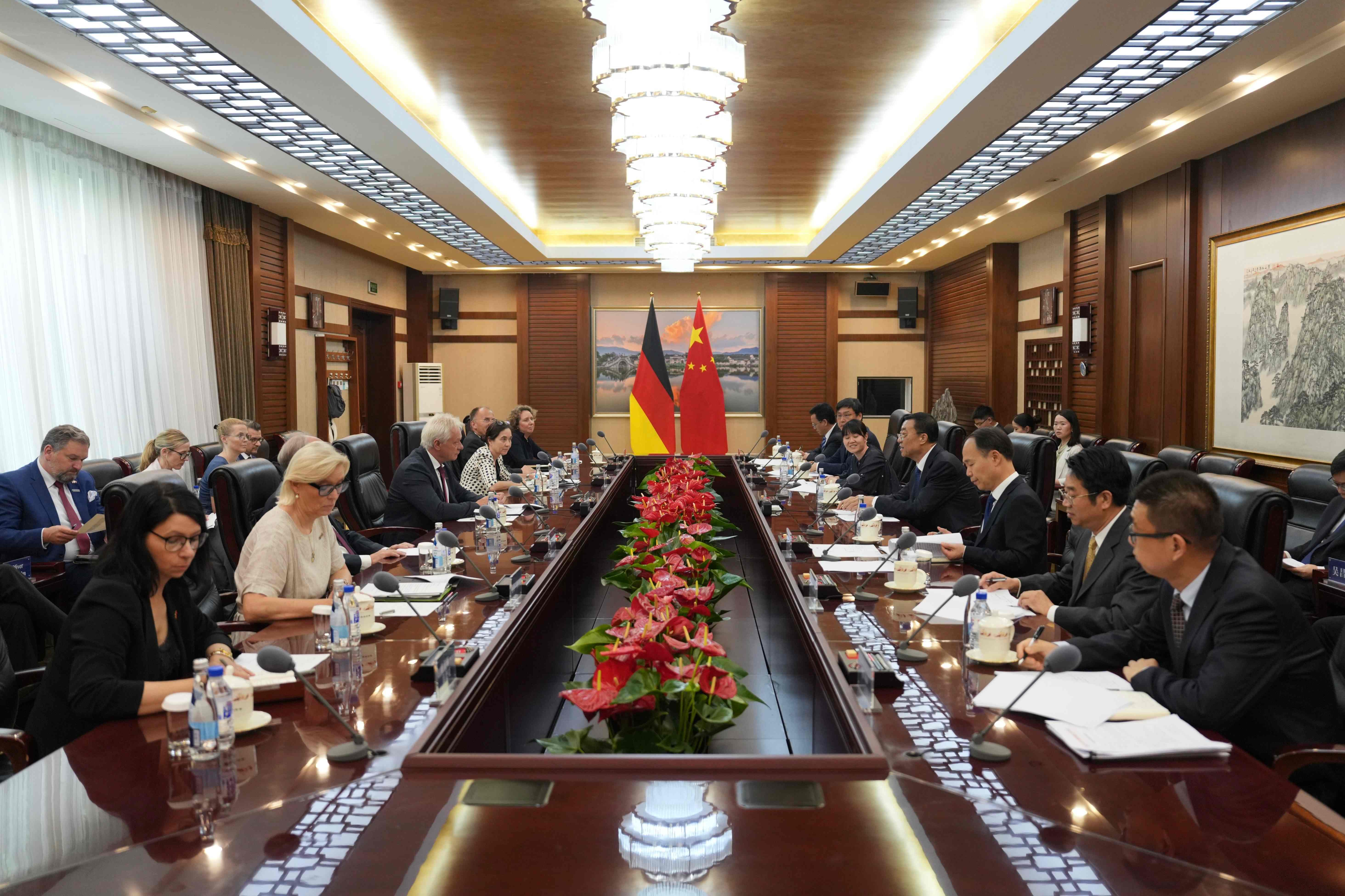 张柱会见德国联邦农业、食品和国土部部...