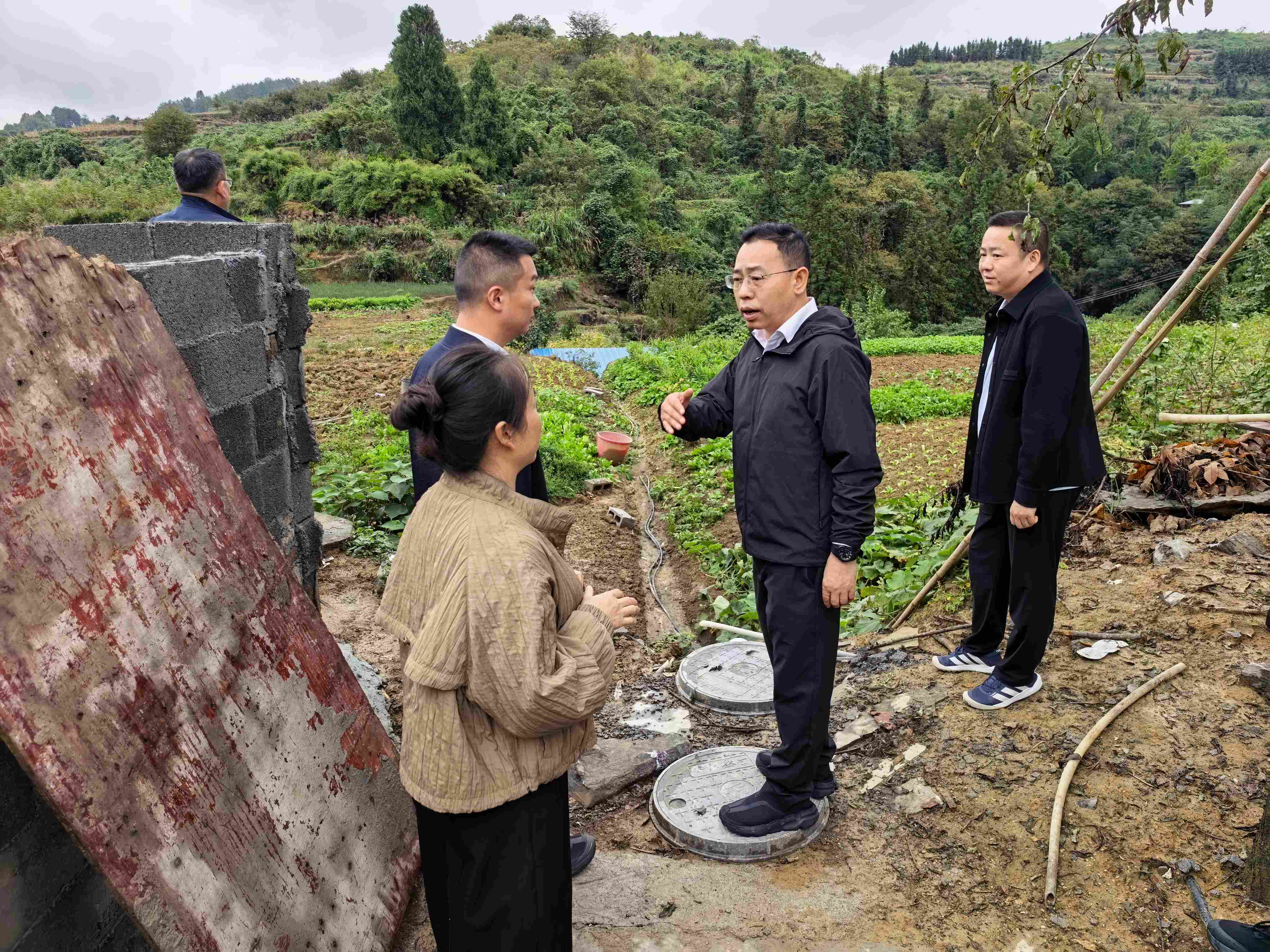 毛朝晖赴吉首市调研溶洞污染排查整治